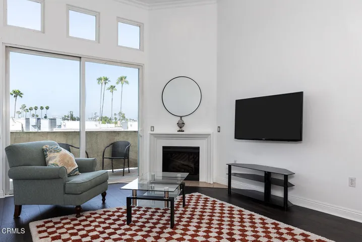 5703 Laurel Canyon Blvd #306 006-mls