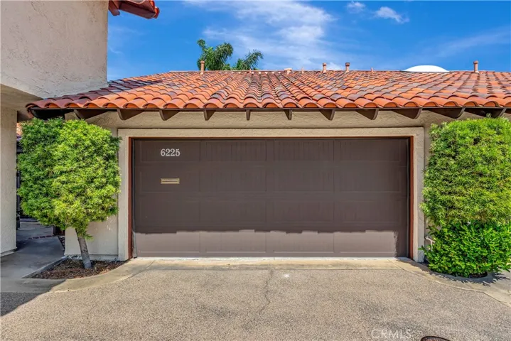 2 CAR GARAGE, VAULTED CEILING AND STORAGE INSIDE
