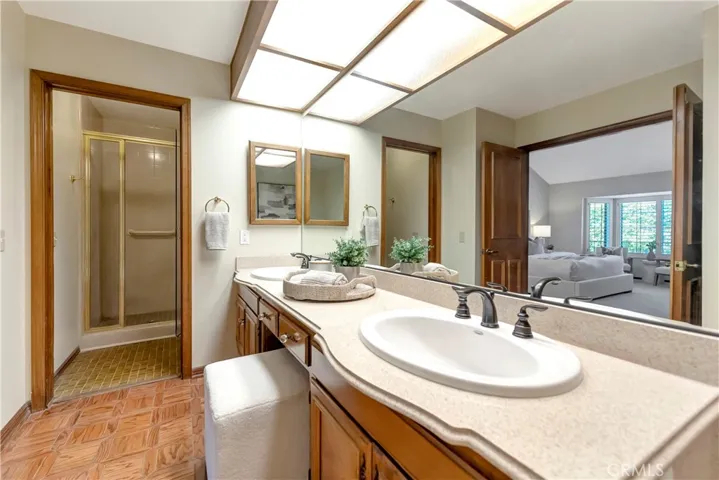 SEPARATE SHOWER