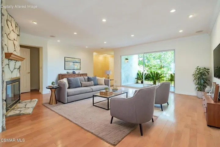 11-web-or-mls-_CK13761 virtually staged