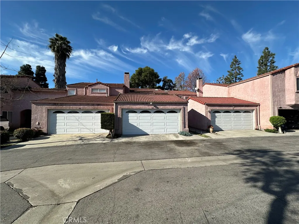 Middle Garage