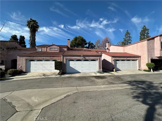 Middle Garage