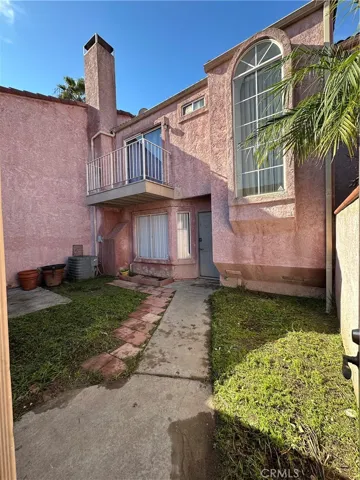 Small Yard Area Front Door
