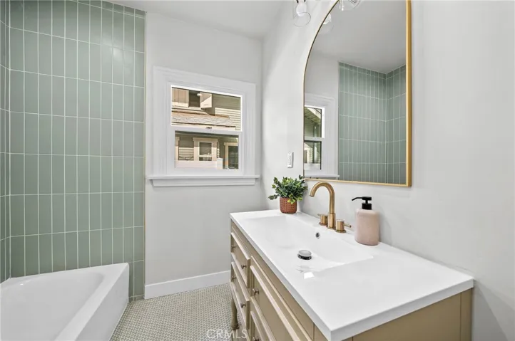 612 King Street, Monrovia, California 91006
