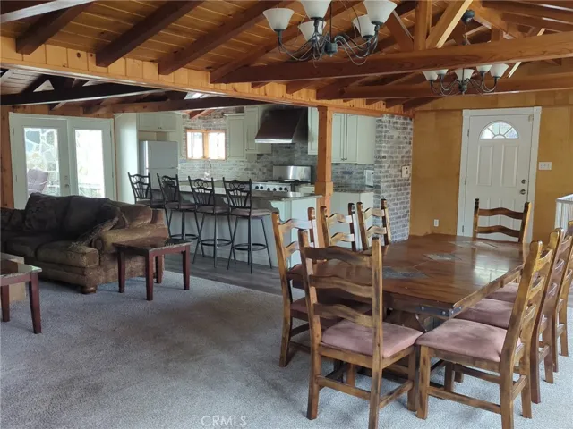 Dining room to kitchen