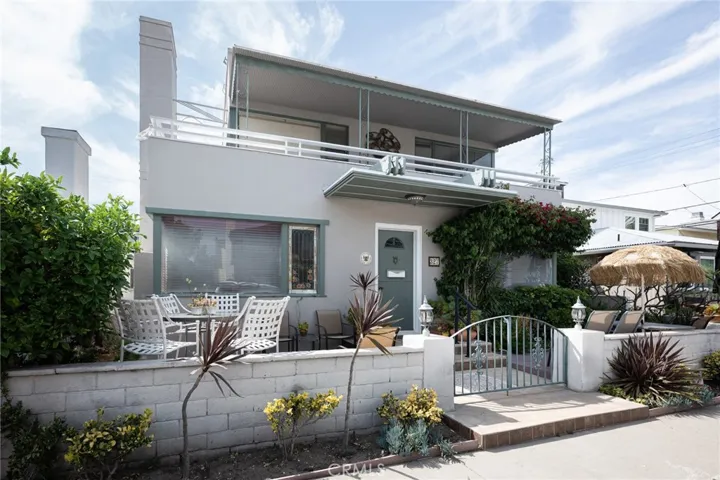 327 Onyx, Newport Beach, California 92662
