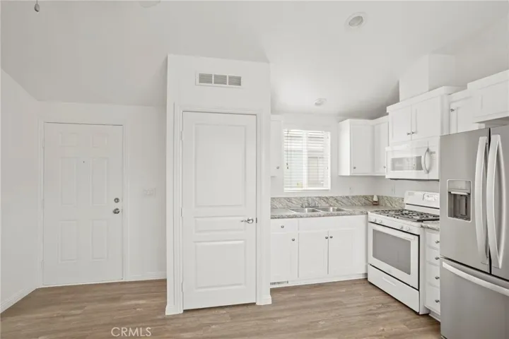 7650 Balboa Boulevard 129, Van Nuys, California 91406