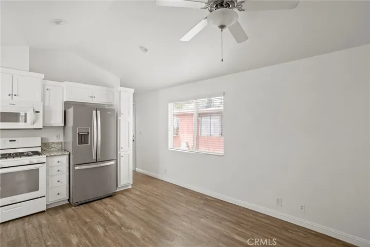 7650 Balboa Boulevard 129, Van Nuys, California 91406