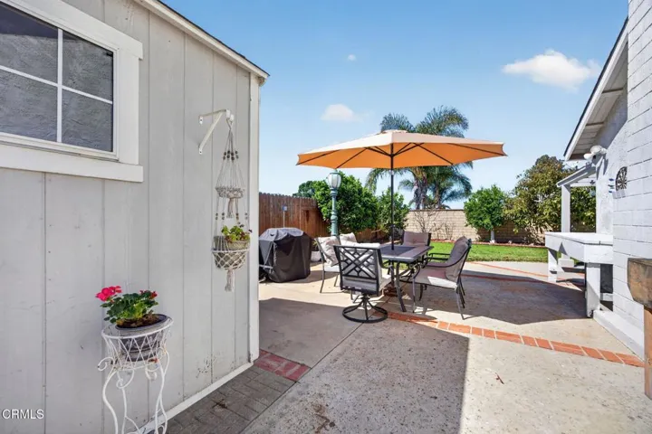 41-web-or-mls-UpmarketMedia-6256Fre-040