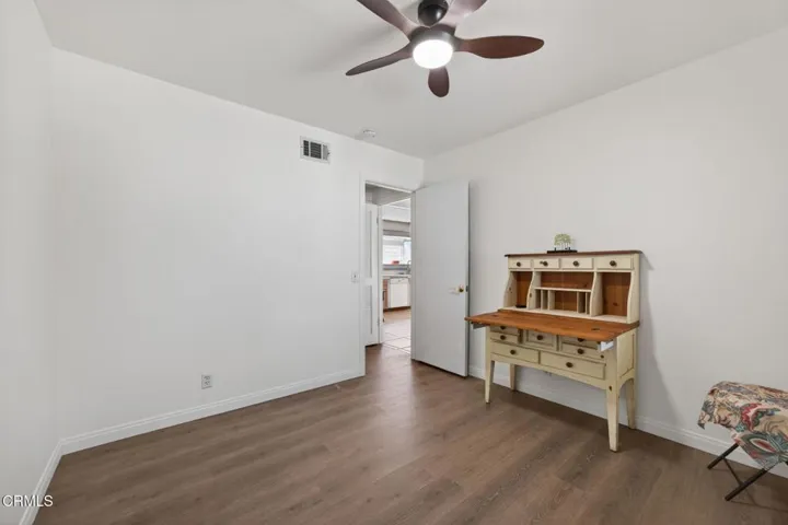 27-web-or-mls-UpmarketMedia-6256Fre-103