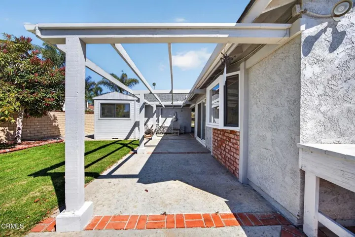 39-web-or-mls-UpmarketMedia-6256Fre-034