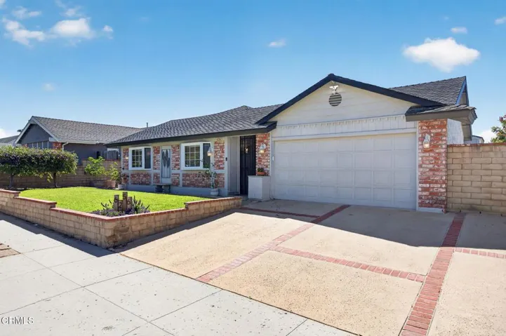 3-web-or-mls-UpmarketMedia-6256Fre-010