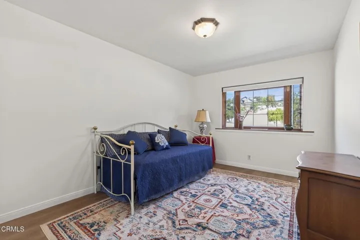 29-web-or-mls-UpmarketMedia-6256Fre-110