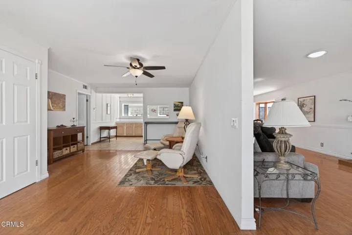9-web-or-mls-UpmarketMedia-6256Fre-049