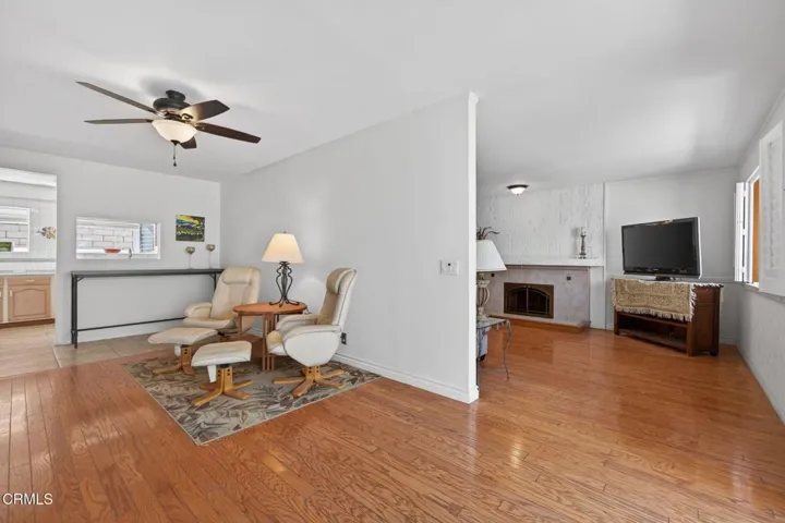 8-web-or-mls-UpmarketMedia-6256Fre-046