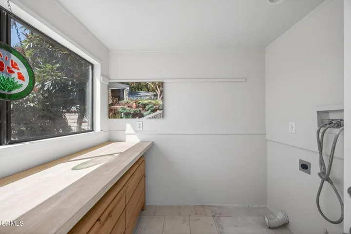 34-web-or-mls-UpmarketMedia-6256Fre-124