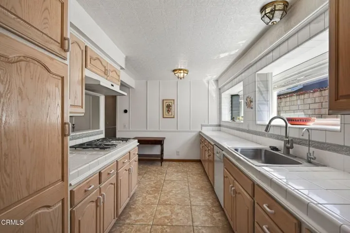 18-web-or-mls-UpmarketMedia-6256Fre-078