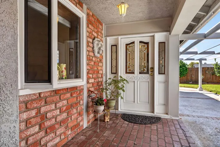 6-web-or-mls-UpmarketMedia-6256Fre-019