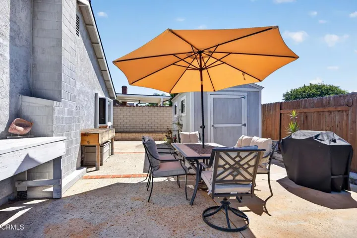 40-web-or-mls-UpmarketMedia-6256Fre-037