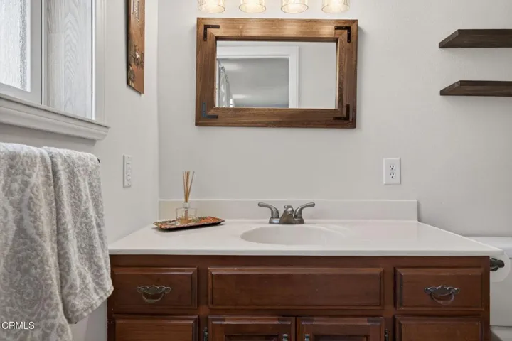 33-web-or-mls-UpmarketMedia-6256Fre-121