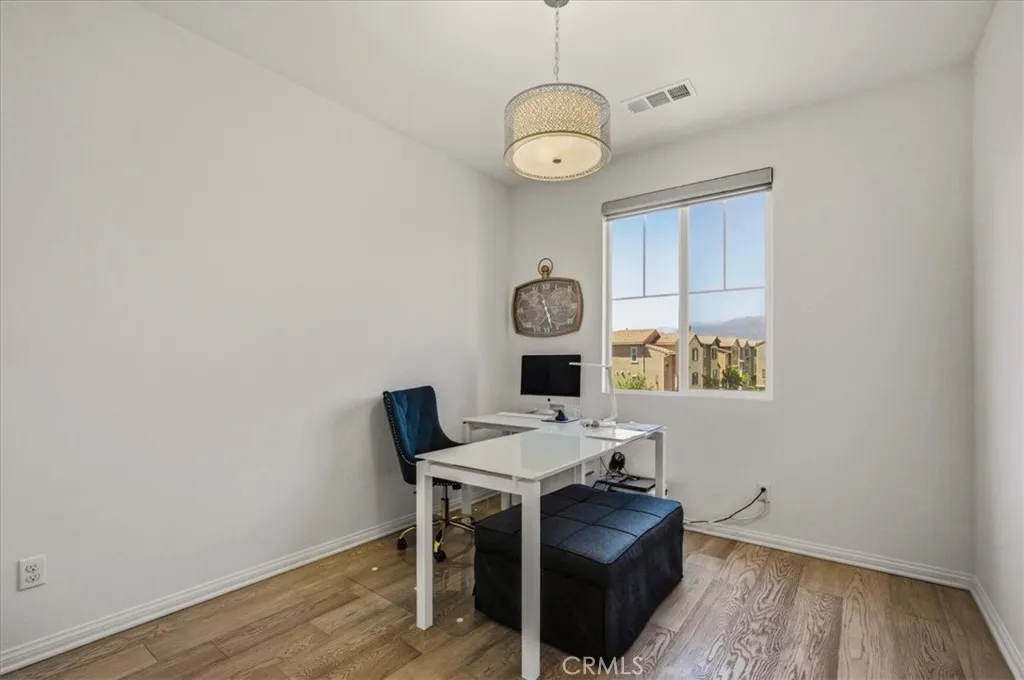 Guest Bedroom/Office Study