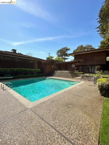300 Mountain Ave, Piedmont, California 94611
