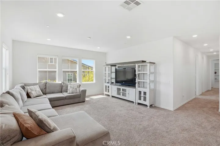 Extra Large Bonus Room