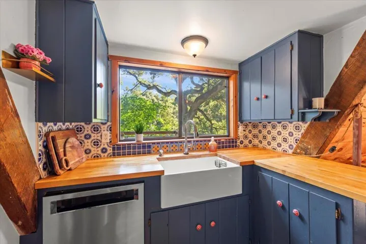 65 Hitchcock, Carmel Valley, California 93924