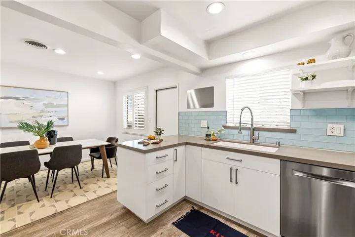 14238 Dickens 4, Sherman Oaks, California 91423