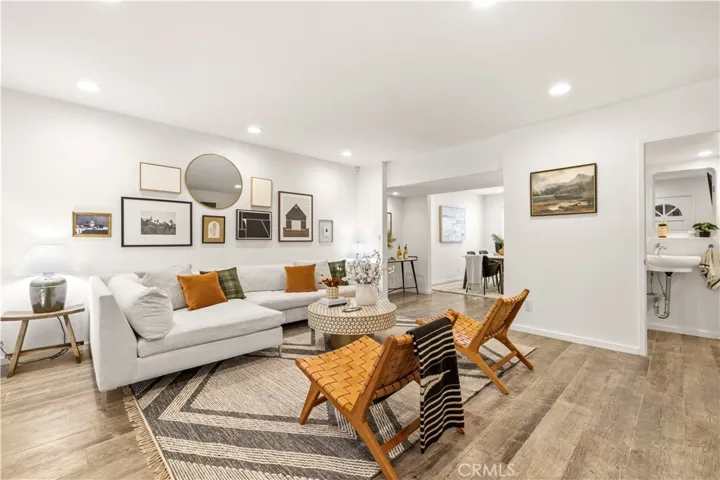 14238 Dickens 4, Sherman Oaks, California 91423