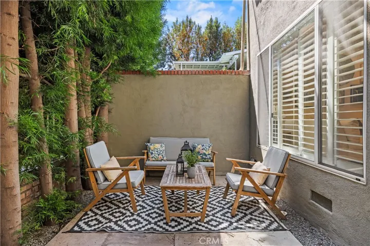 14238 Dickens 4, Sherman Oaks, California 91423