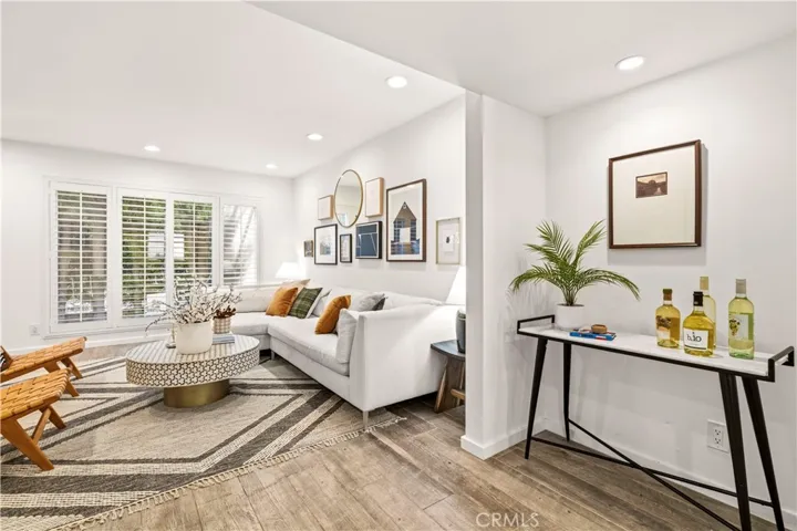 14238 Dickens 4, Sherman Oaks, California 91423