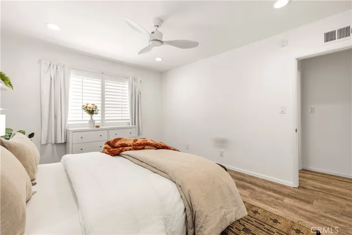 14238 Dickens 4, Sherman Oaks, California 91423