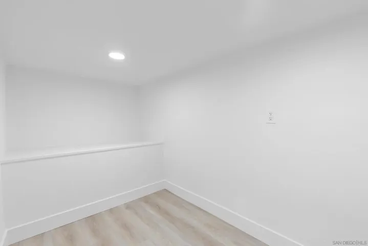 Optional bedroom 2/den/wine cellar