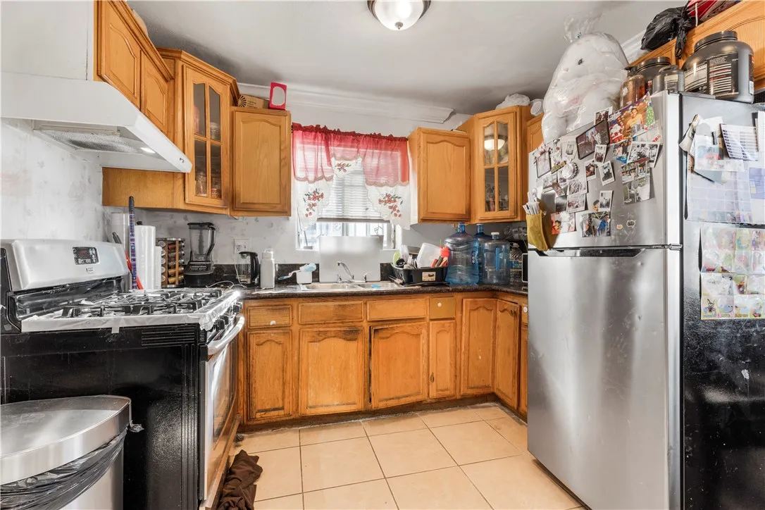 9201 S Central, Los Angeles, California 90002 — photo 4
