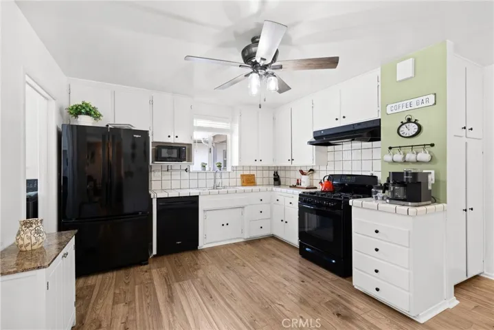 6347 Bovey Avenue, Tarzana, California 91335