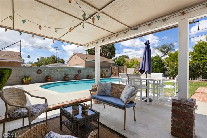 6347 Bovey Avenue, Tarzana, California 91335