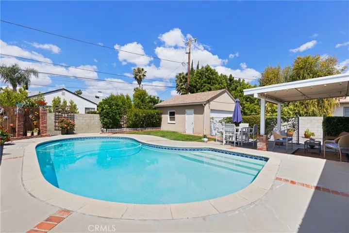 6347 Bovey Avenue, Tarzana, California 91335