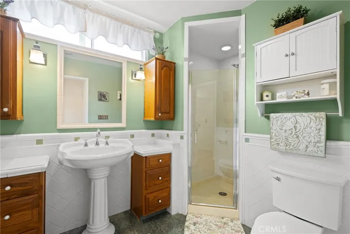 6347 Bovey Avenue, Tarzana, California 91335