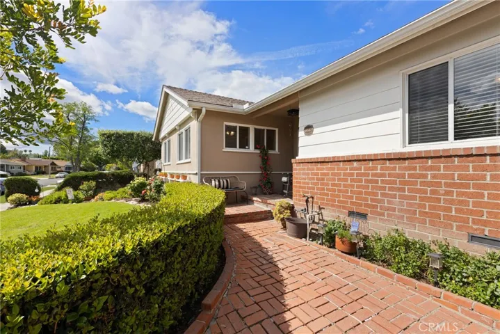 6347 Bovey Avenue, Tarzana, California 91335