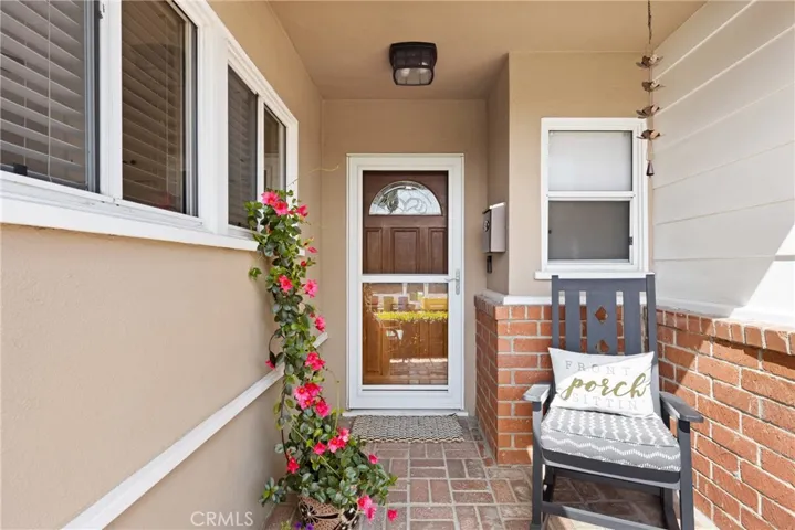6347 Bovey Avenue, Tarzana, California 91335