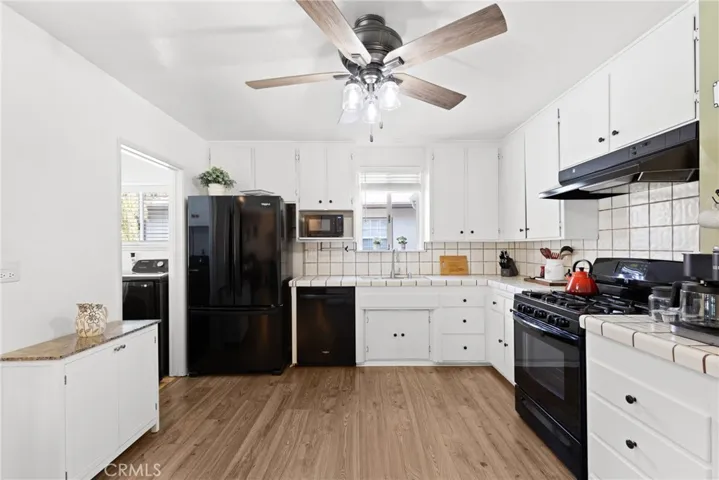 6347 Bovey Avenue, Tarzana, California 91335
