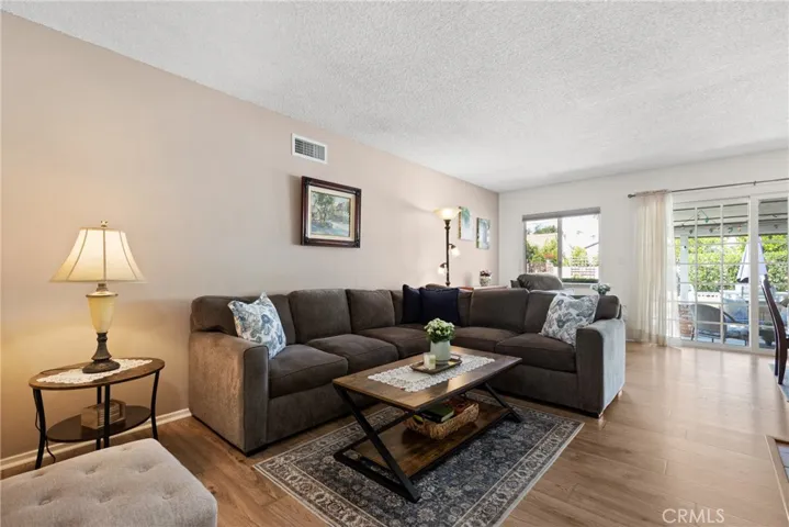 6347 Bovey Avenue, Tarzana, California 91335