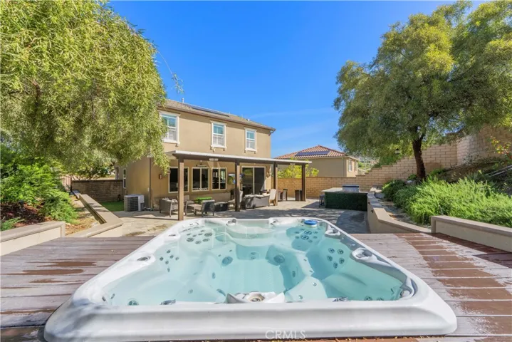 19890 Holly Drive, Saugus, California 91350