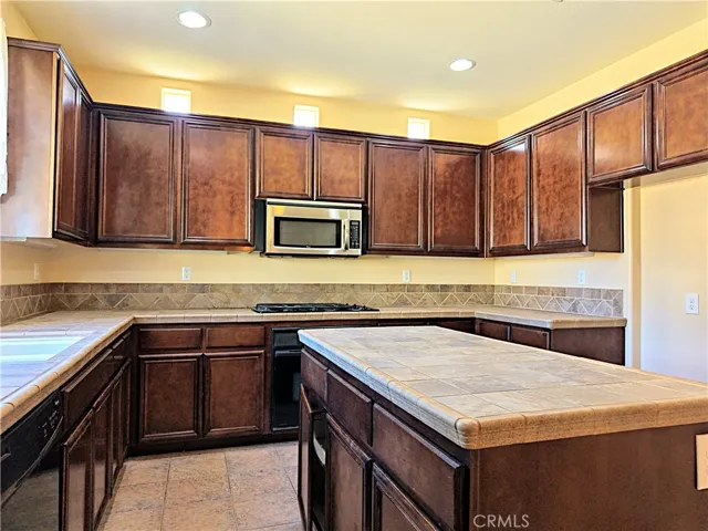 4815 W Avenue J5, Lancaster, California 93536