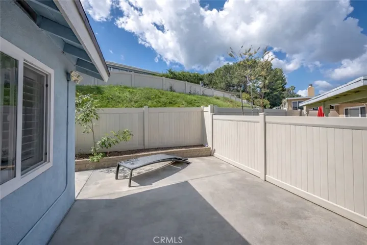 26333 Long Oak Drive, Newhall, California 91321