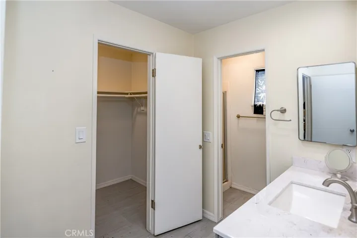 26333 Long Oak Drive, Newhall, California 91321