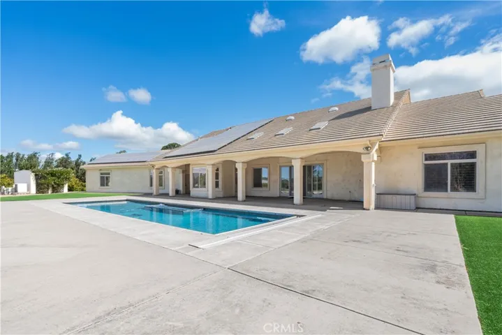 The pool is equipped with a cover that provides safety and keeps the pool clean which is operated with a simple switch
