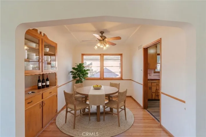 This photo is virtually staged using AI and is only an example of room design