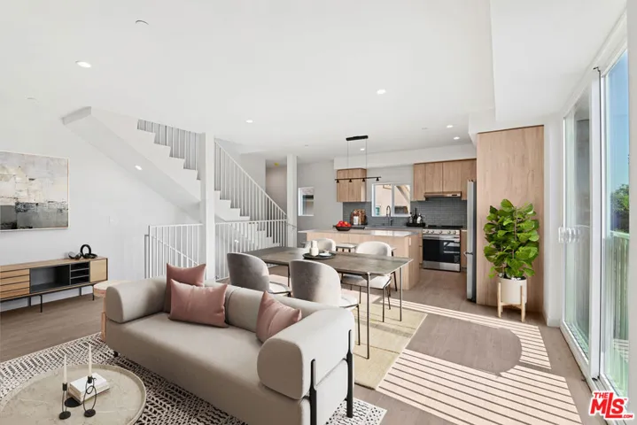 Front unit -virtually staged